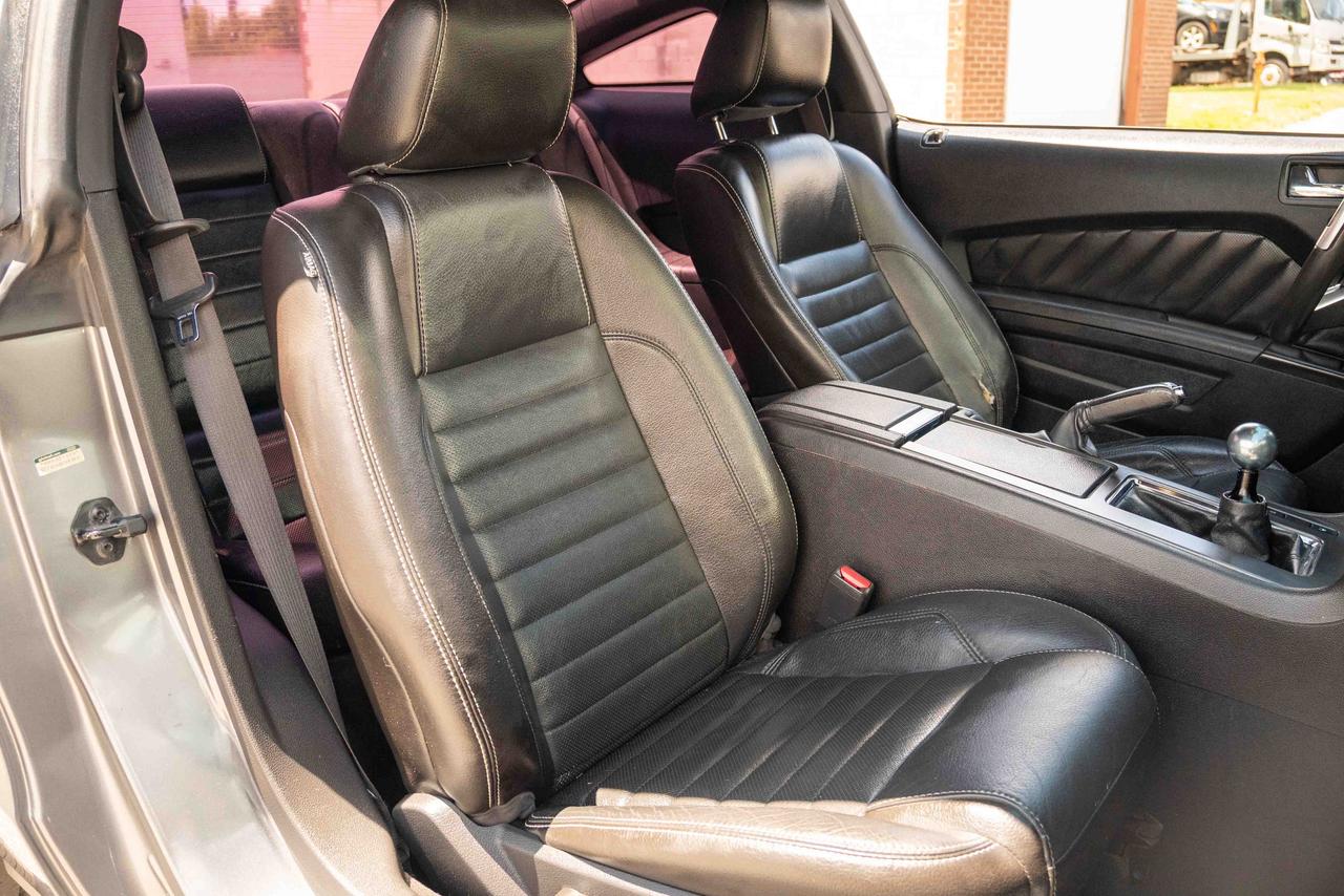 2010 Ford Mustang GT Photo