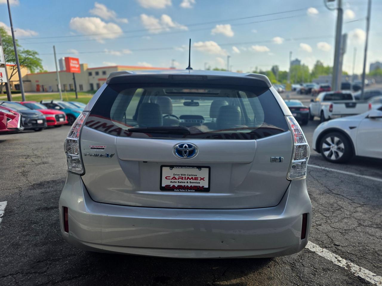 2014 Toyota Prius V LOADED | ONE OWNER | ACCIDENT FREE Photo3