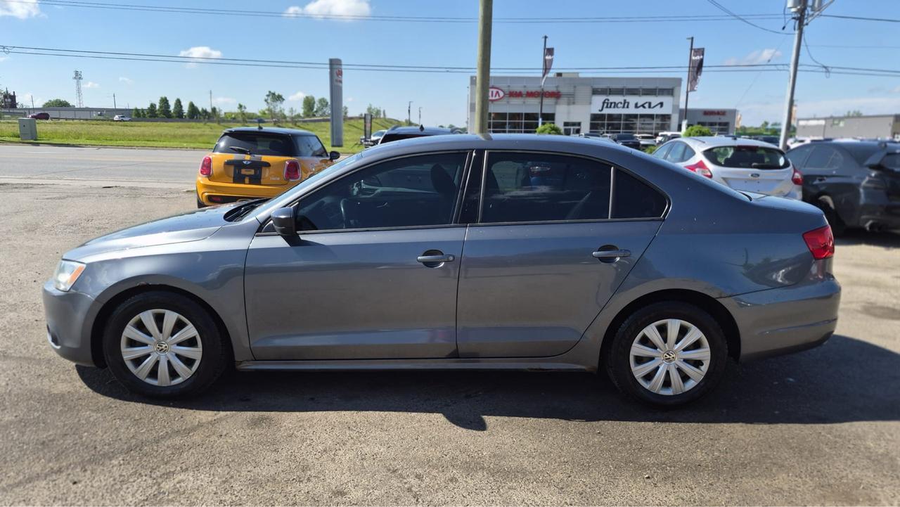 2013 Volkswagen Jetta Trendline+, SEDAN, AUTO, 4 CYL, AS IS SPECIAL Photo