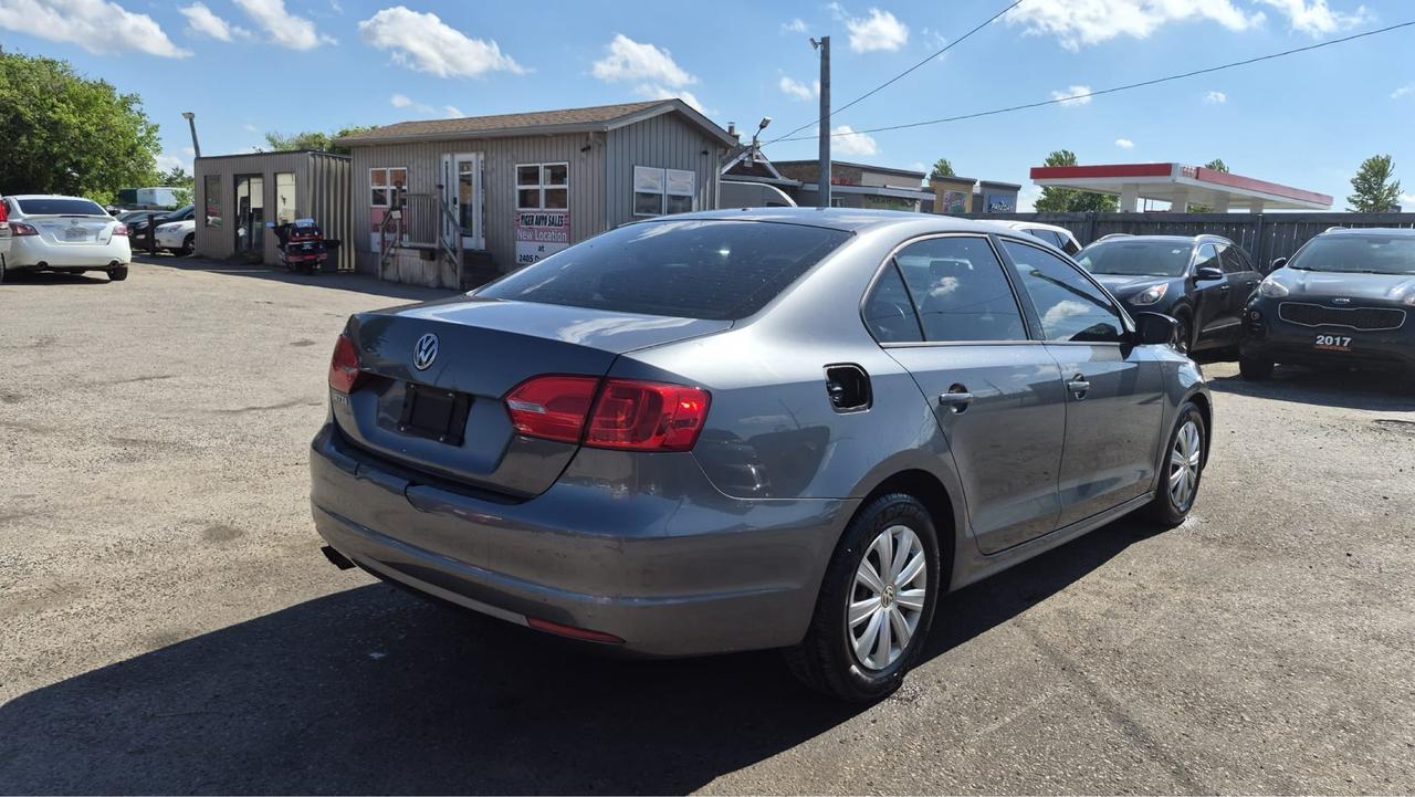 2013 Volkswagen Jetta Trendline+, SEDAN, AUTO, 4 CYL, AS IS SPECIAL Photo4