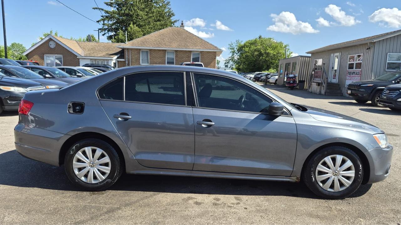 2013 Volkswagen Jetta Trendline+, SEDAN, AUTO, 4 CYL, AS IS SPECIAL Photo