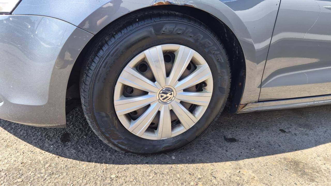 2013 Volkswagen Jetta Trendline+, SEDAN, AUTO, 4 CYL, AS IS SPECIAL Photo