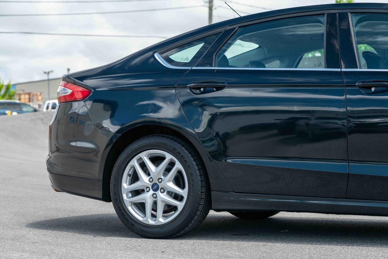 2014 Ford Fusion SE Photo