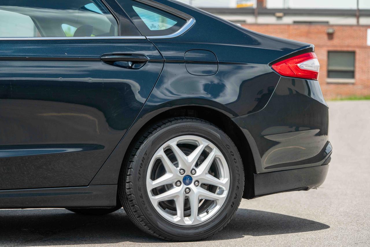 2014 Ford Fusion SE Photo