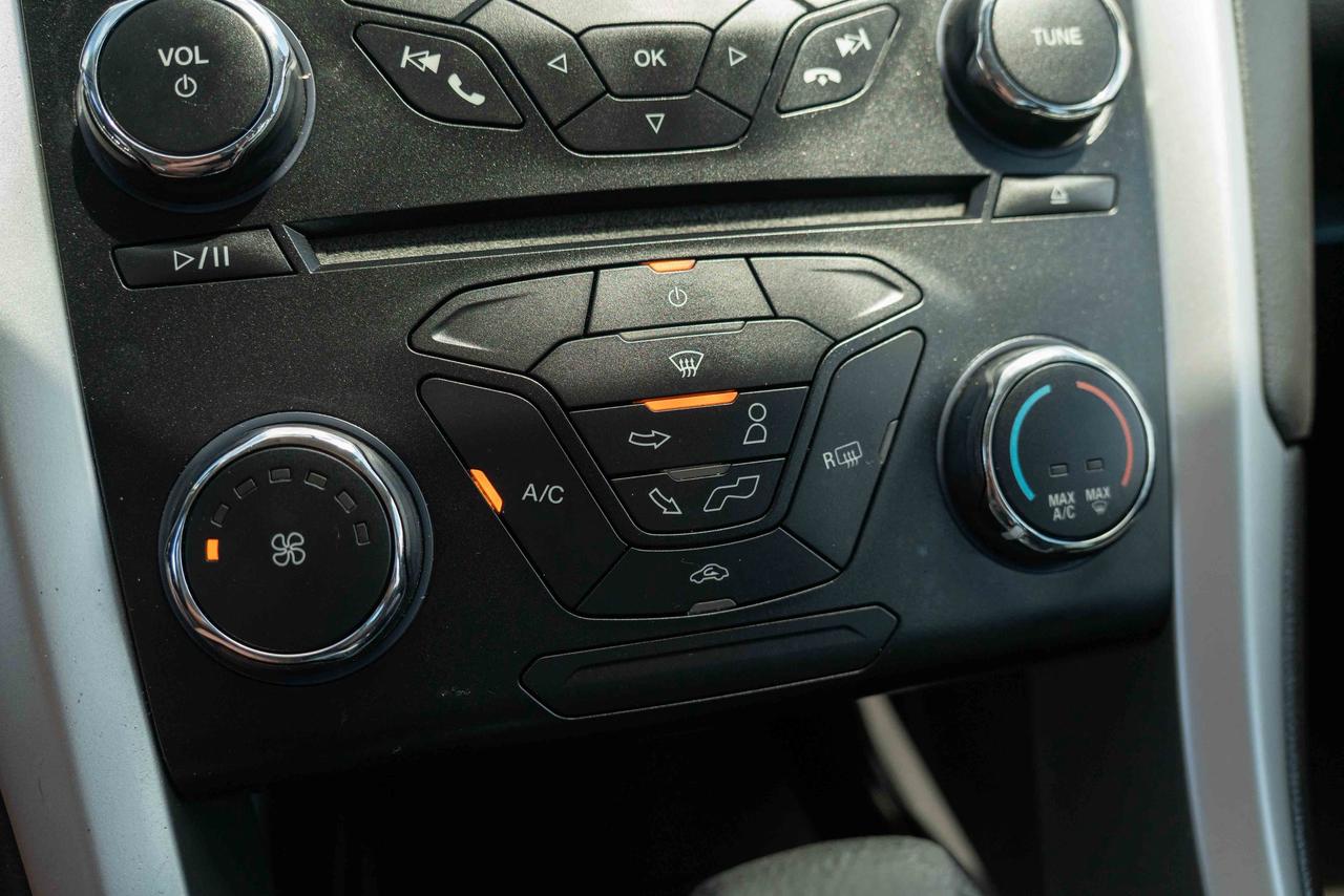 2014 Ford Fusion SE Photo