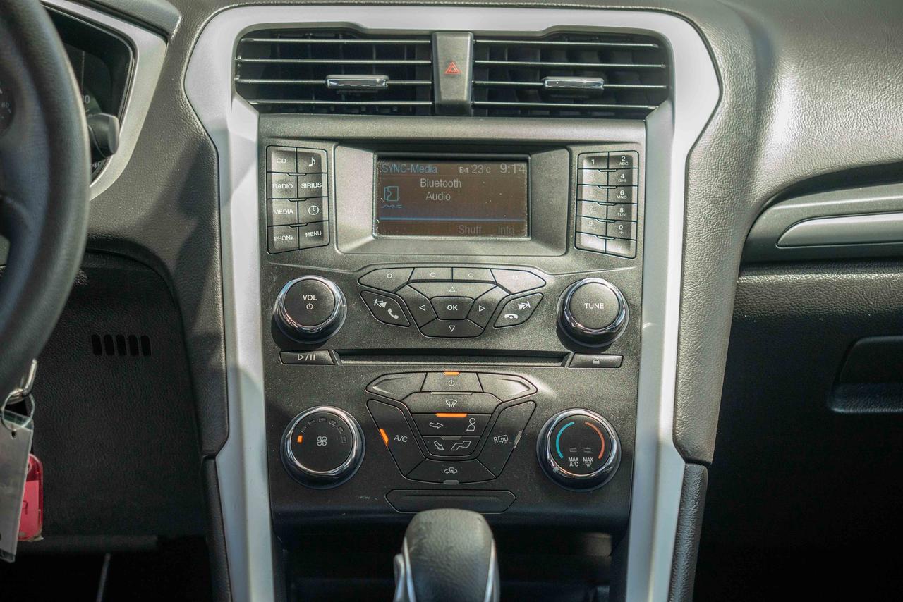 2014 Ford Fusion SE Photo