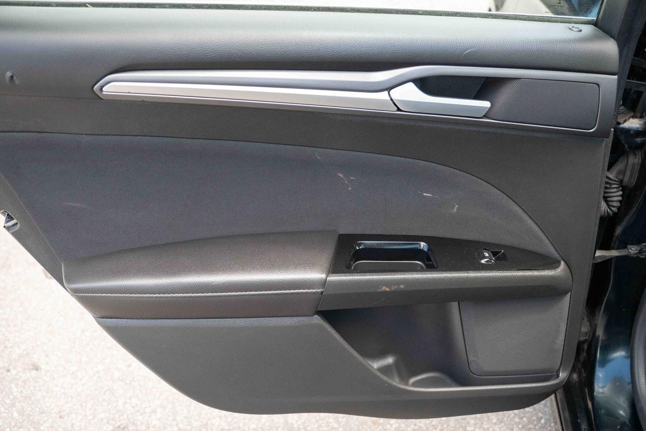 2014 Ford Fusion SE Photo