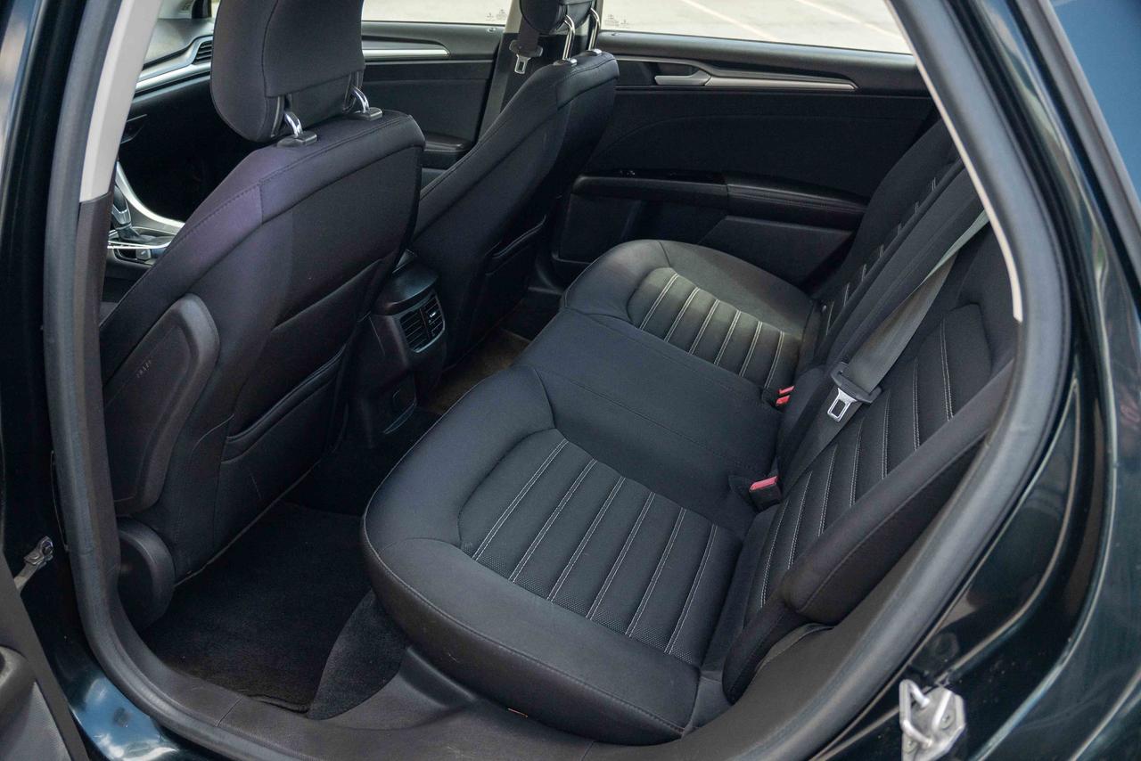 2014 Ford Fusion SE Photo