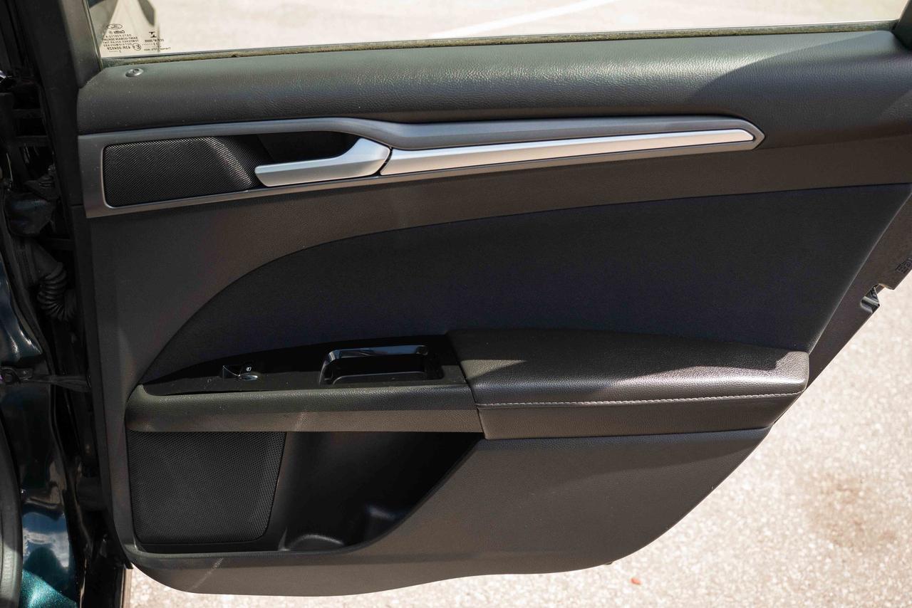 2014 Ford Fusion SE Photo