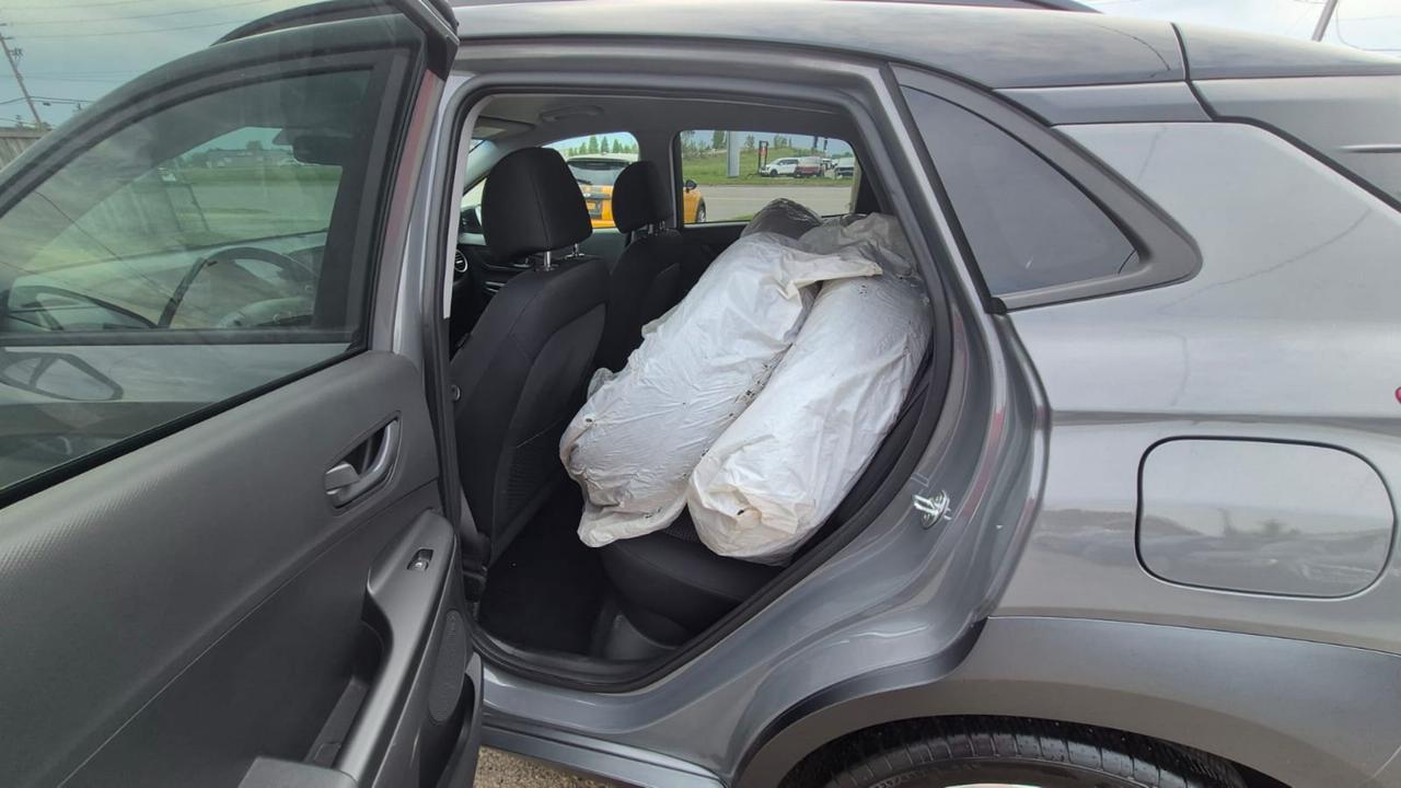 2021 Hyundai KONA TREND, ALLOYS, 2 SETS TIRES, ONLY 77KMS, CERTIFIED Photo