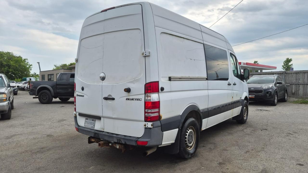 2011 Freightliner Sprinter  2500, RUNS WELL, HAS BRAKE LEAK, ONLY 106KM, AS IS Photo4