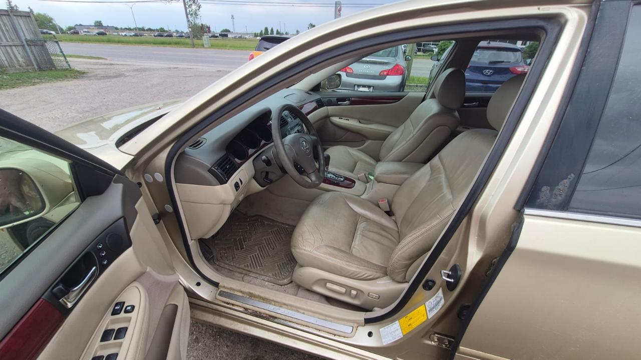 2002 Lexus ES 300 LEATHER, LOADED, RELIABLE, RUNS WELL, AS IS Photo