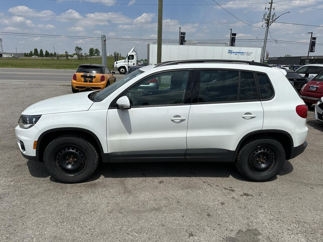 2016 Volkswagen Tiguan COMFORTLINE, AWD, ENGINE NEEDS REPAIR, AS IS Photo