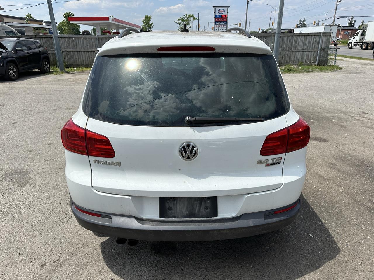 2016 Volkswagen Tiguan COMFORTLINE, AWD, ENGINE NEEDS REPAIR, AS IS Photo