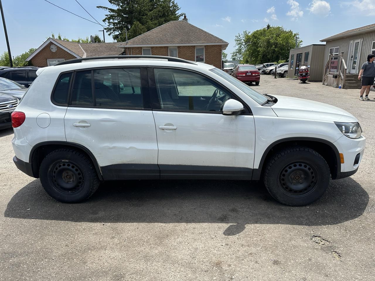 2016 Volkswagen Tiguan COMFORTLINE, AWD, ENGINE NEEDS REPAIR, AS IS Photo