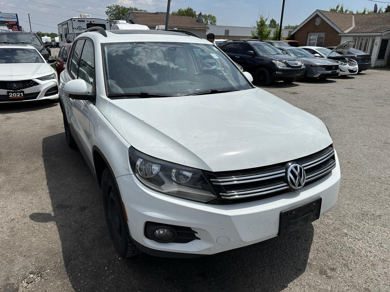 2016 Volkswagen Tiguan COMFORTLINE, AWD, ENGINE NEEDS REPAIR, AS IS Photo