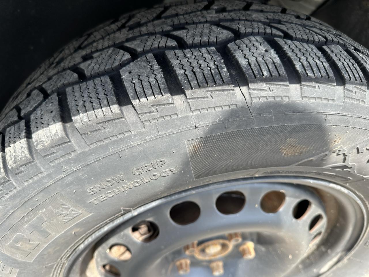2016 Volkswagen Tiguan COMFORTLINE, AWD, ENGINE NEEDS REPAIR, AS IS Photo