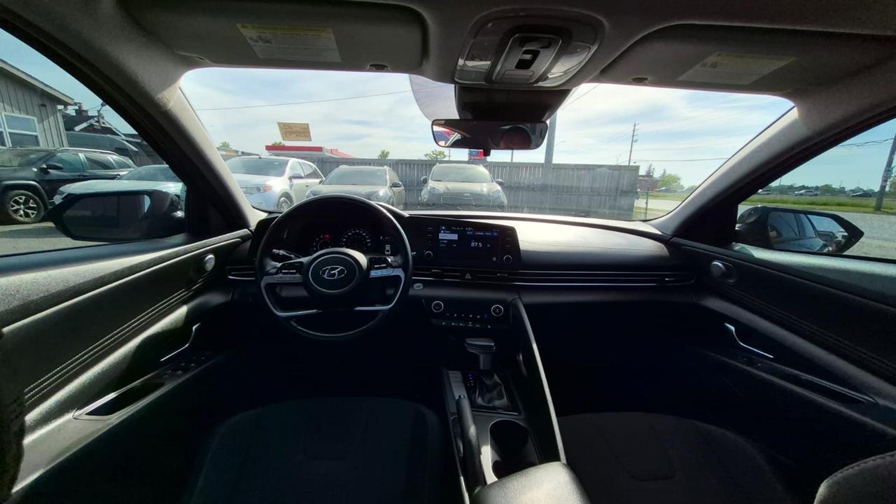 2021 Hyundai Elantra PREFERRED, AUTO, SEDAN, 4CYL, ONLY 129KMS, CERT Photo