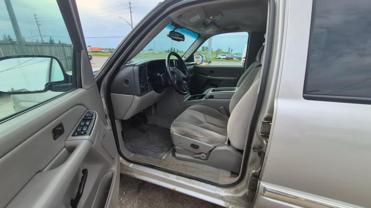 2004 GMC Yukon XL SLE 4X4, V8, EXTENDED, 7 PASS, RUNS WELL, AS IS Photo