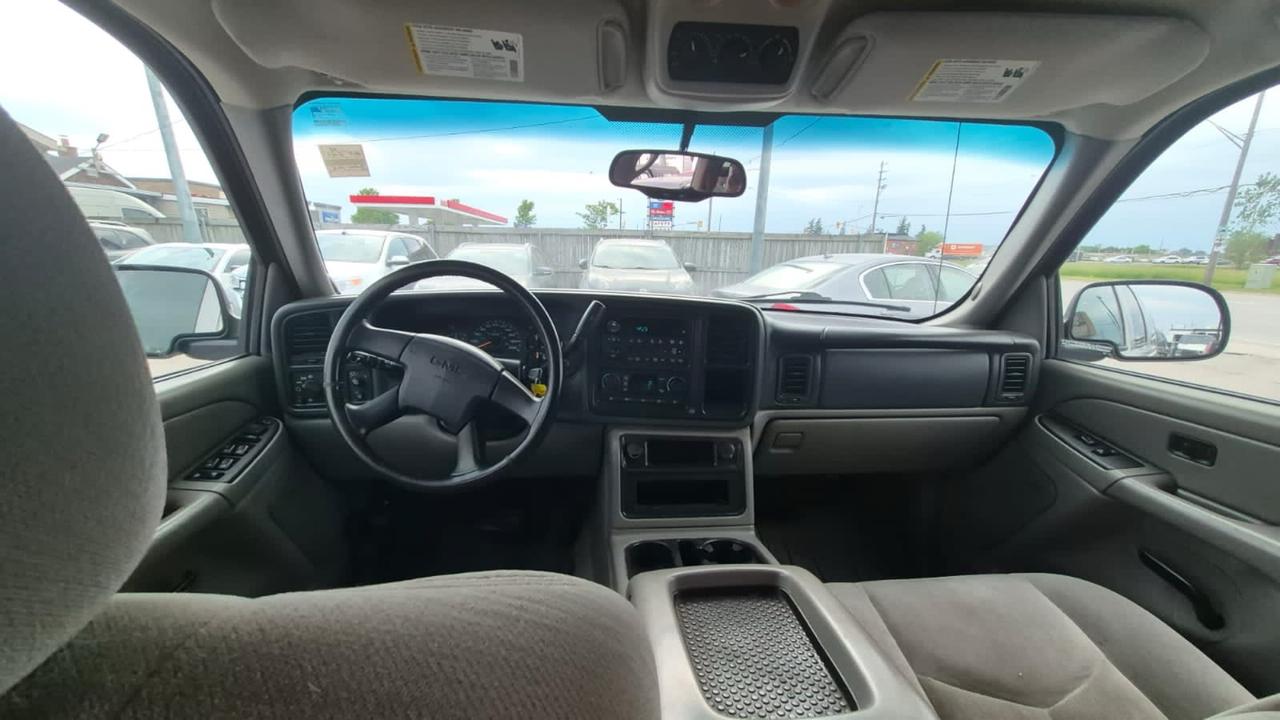 2004 GMC Yukon XL SLE 4X4, V8, EXTENDED, 7 PASS, RUNS WELL, AS IS Photo