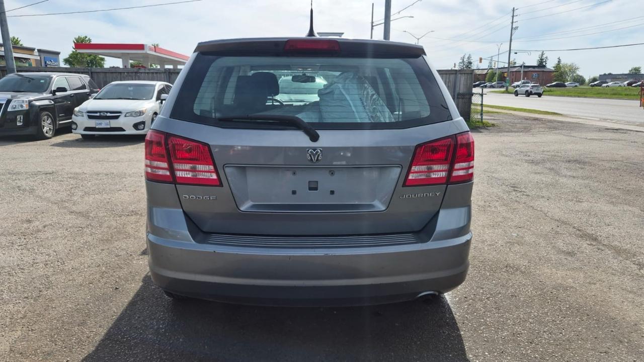 2010 Dodge Journey SE, LOW KMS, ONLY 82,000KMS, AUTO, 4 CYL, CERT Photo2