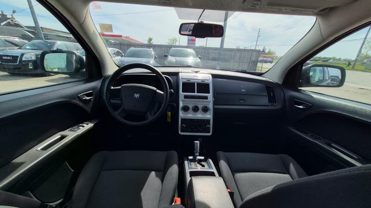2010 Dodge Journey SE, LOW KMS, ONLY 82,000KMS, AUTO, 4 CYL, CERT Photo
