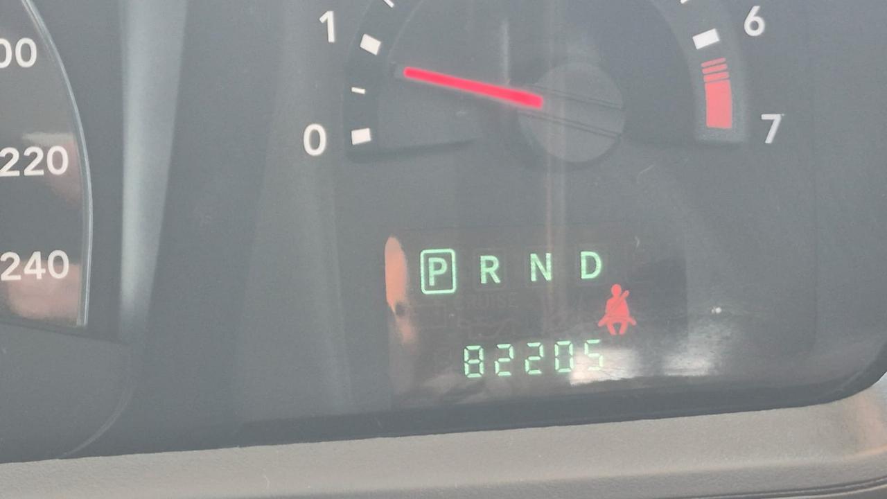 2010 Dodge Journey SE, LOW KMS, ONLY 82,000KMS, AUTO, 4 CYL, CERT Photo