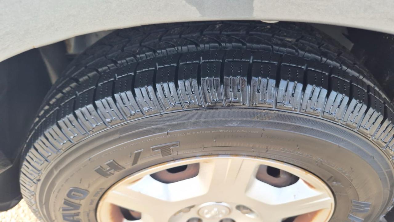 2010 Dodge Journey SE, LOW KMS, ONLY 82,000KMS, AUTO, 4 CYL, CERT Photo