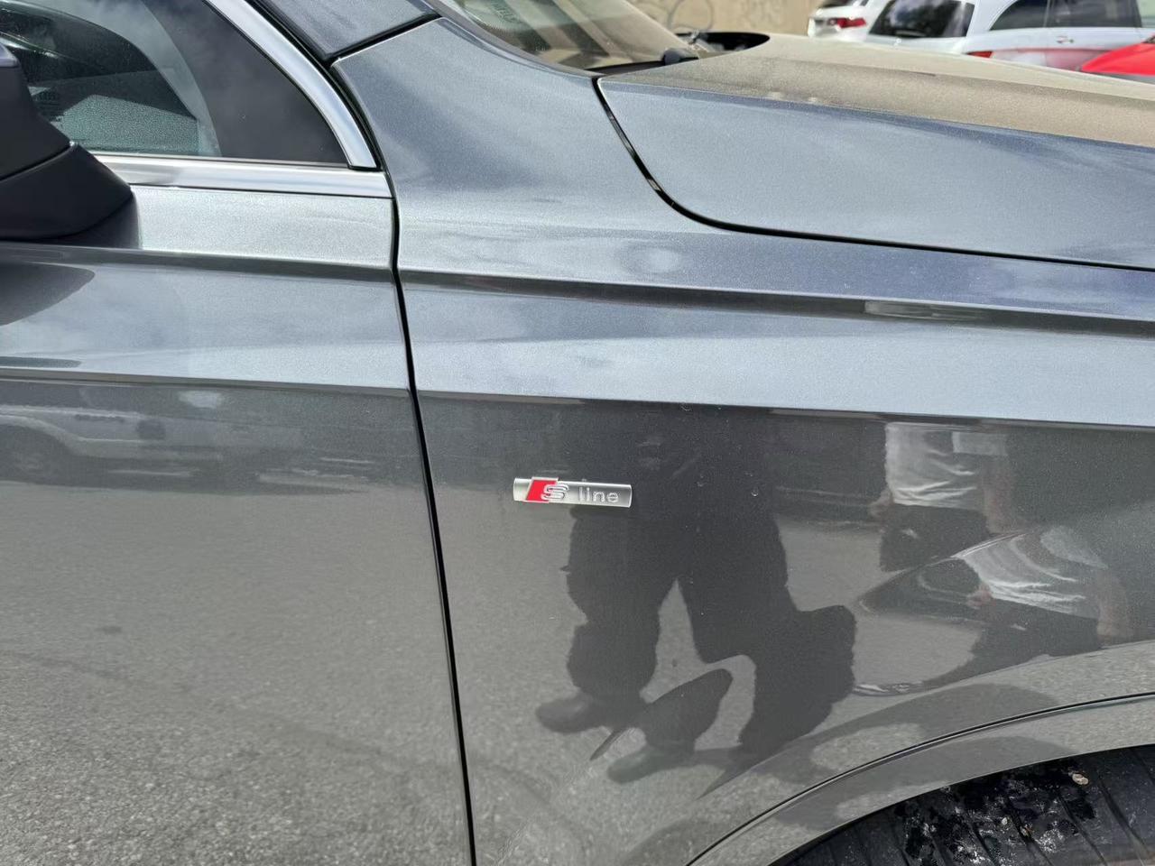2017 Audi Q7 quattro 4dr 3.0T Technik Photo3