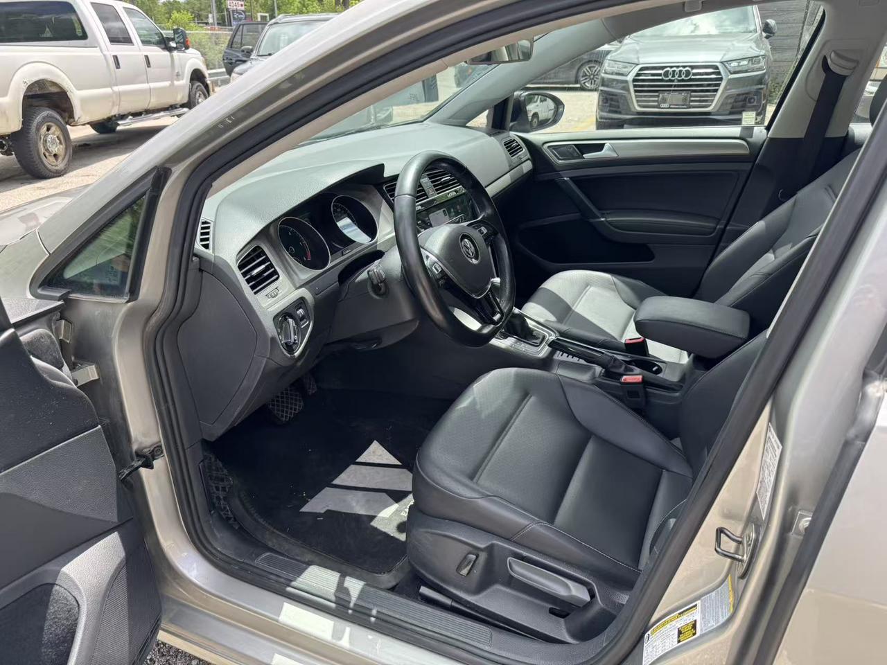 2015 Volkswagen Golf 4dr Auto 2.0 TDI Comfortline Photo
