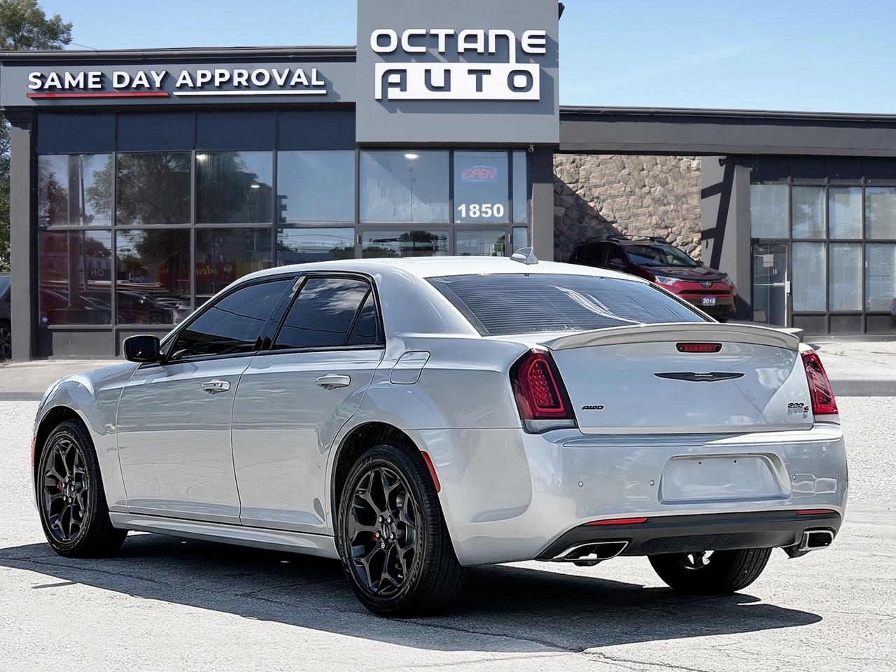 2021 Chrysler 300 300S AWD Photo