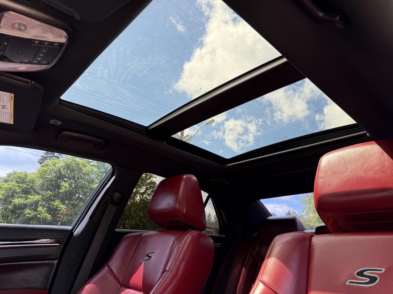 2021 Chrysler 300 300S AWD Photo