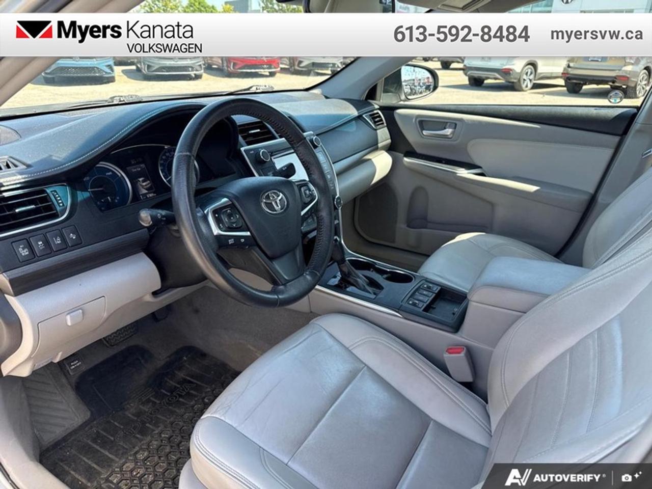 2017 Toyota Camry HYBRID XLE  - Navigation -  Sunroof Photo