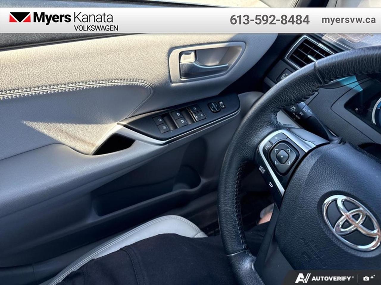 2017 Toyota Camry HYBRID XLE  - Navigation -  Sunroof Photo