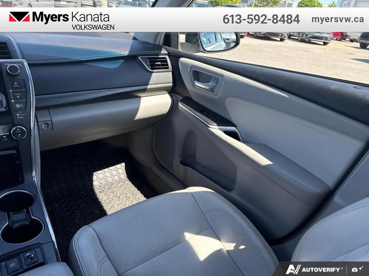 2017 Toyota Camry HYBRID XLE  - Navigation -  Sunroof Photo