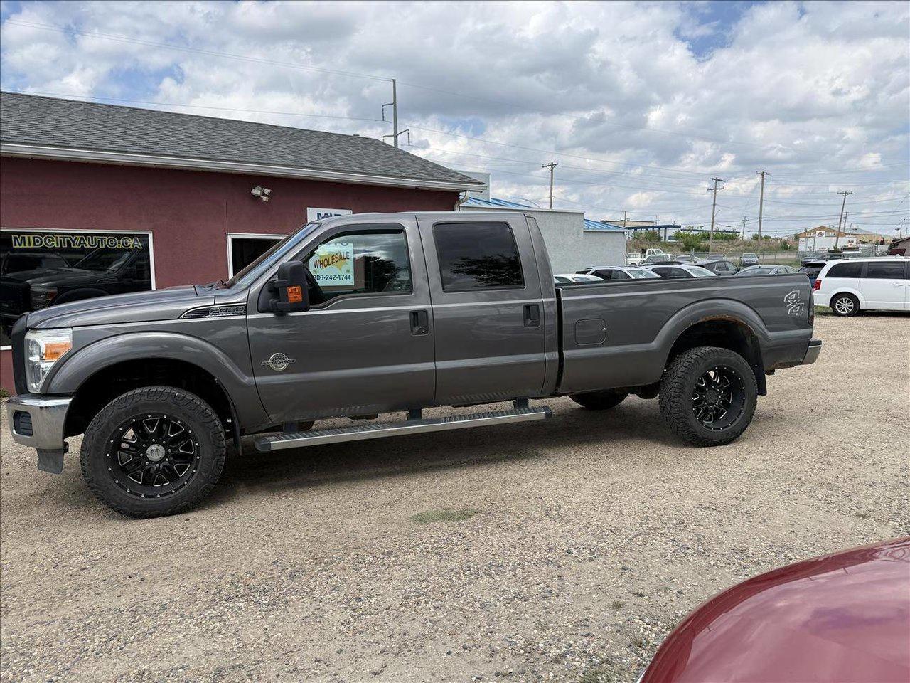 Used 2011 Ford F-350 SD XLT CREW 4WD 8' BOX for sale in Saskatoon, SK