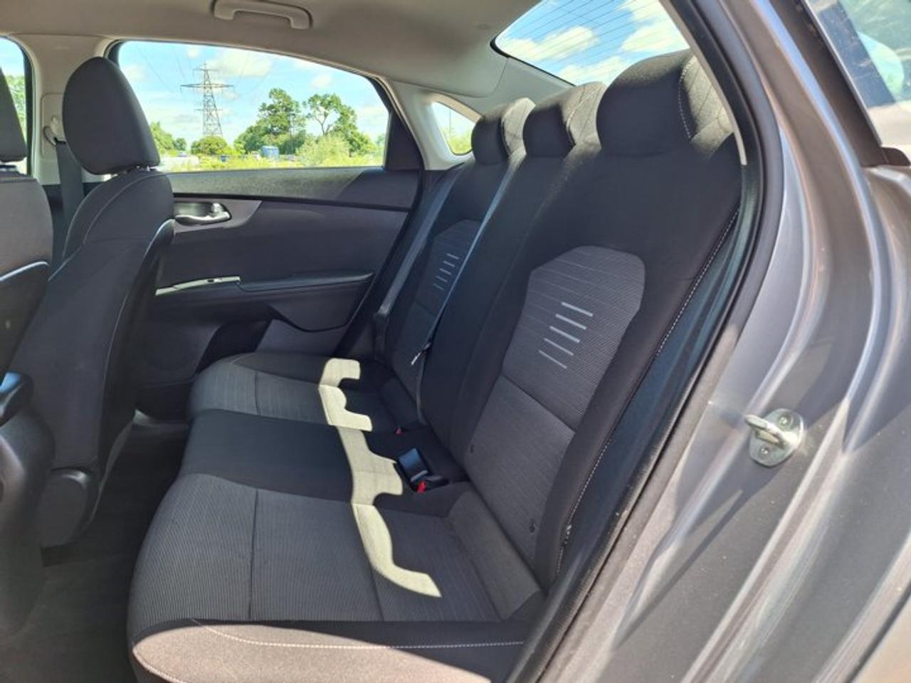 2021 Kia Forte LX | Heated Seats | CarPlay + Android | Rear Camera | and More ! Photo