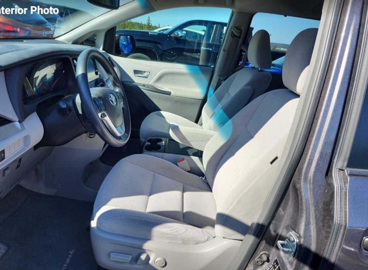 2016 Toyota Sienna LE | 8 Passenger | Power Sliding Doors | Power Seat | Rear Camera | Bluetooth | and More ! Photo2