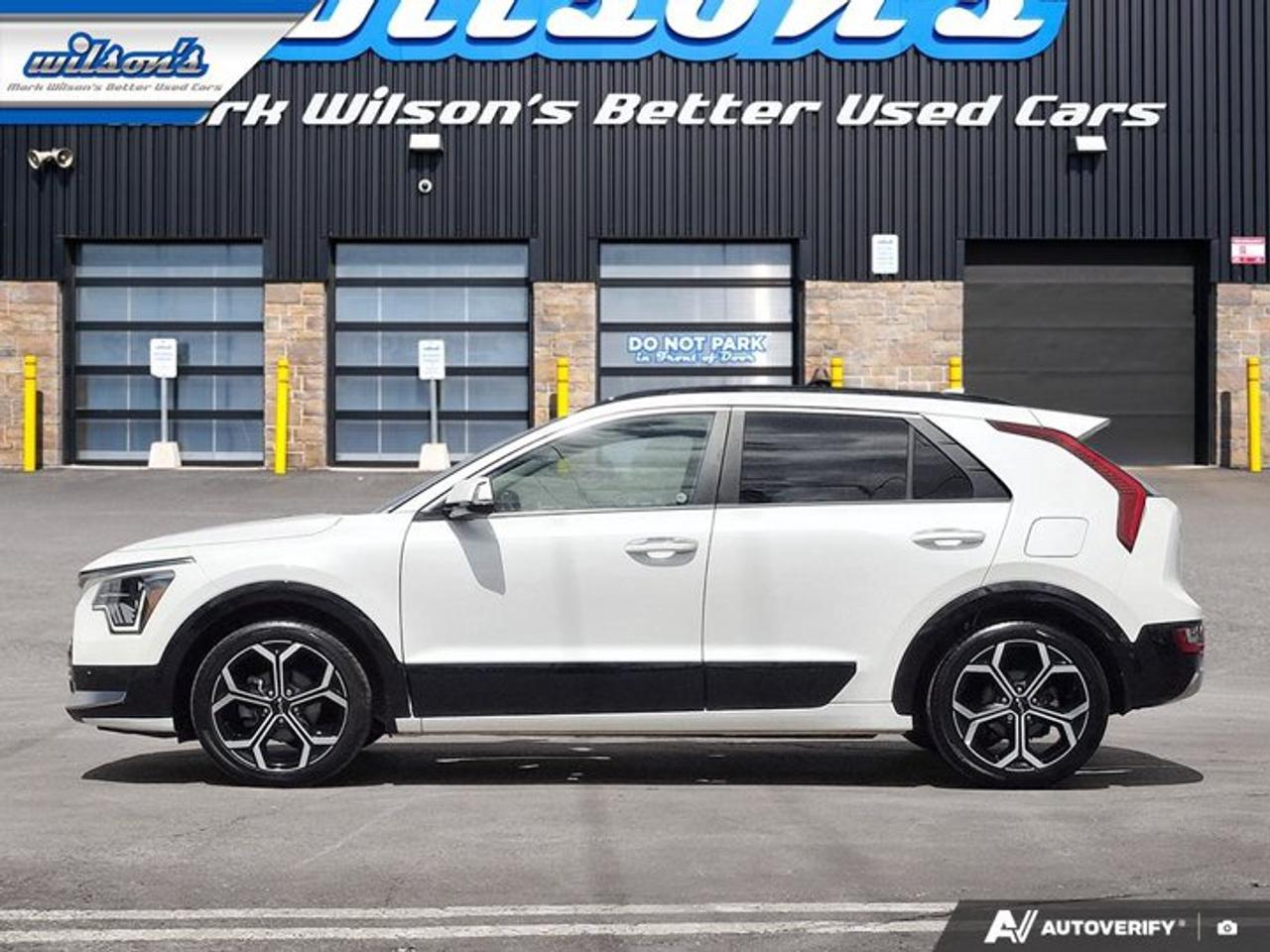 2023 Kia NIRO SX | Leather | Sunroof | Heated + Cooled Seats | Heated Steering | Harman Kardon | and More ! Photo