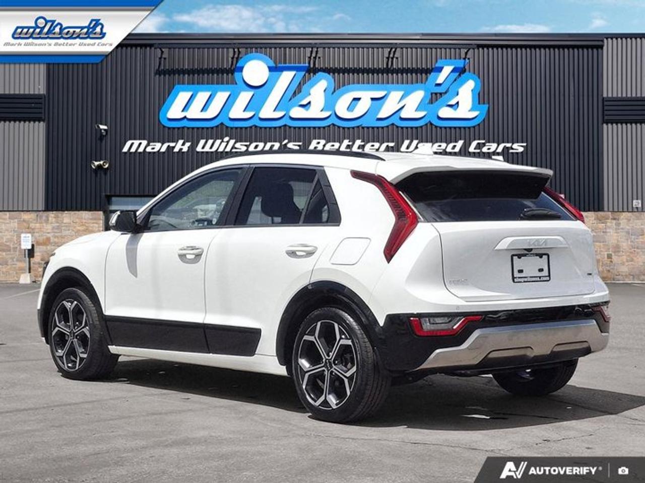 2023 Kia NIRO SX | Leather | Sunroof | Heated + Cooled Seats | Heated Steering | Harman Kardon | and More ! Photo
