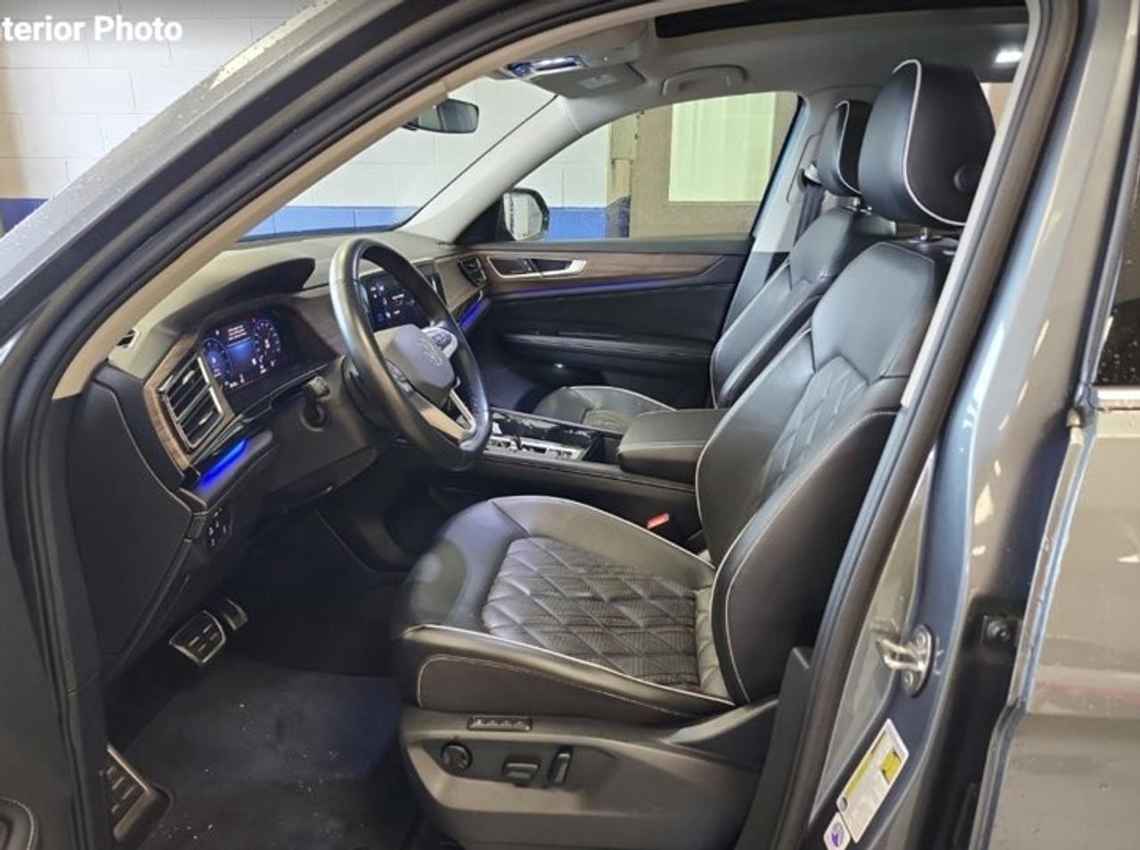 2024 Volkswagen Atlas Execline R-Line AWD | Leather | Sunroof | Nav | HUD | Cooled + Heated Seats | 360 Camera | and More! Photo