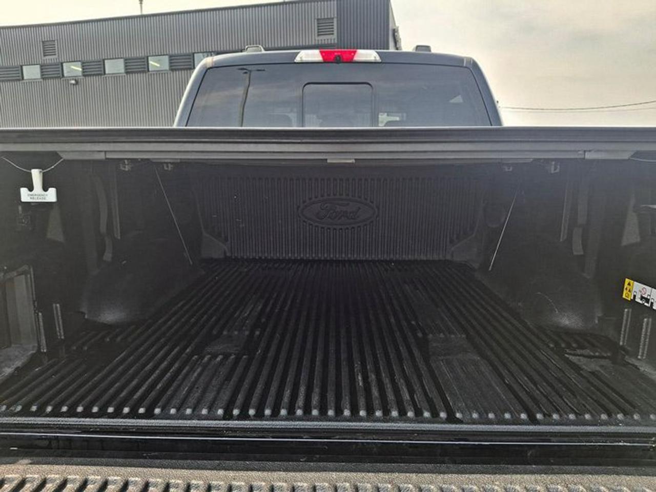 2021 Ford F-150 LARIAT Crew 4X4 | 360 Camera | Leather | B&O Sound | Cooled + Heated Seats | and More ! Photo