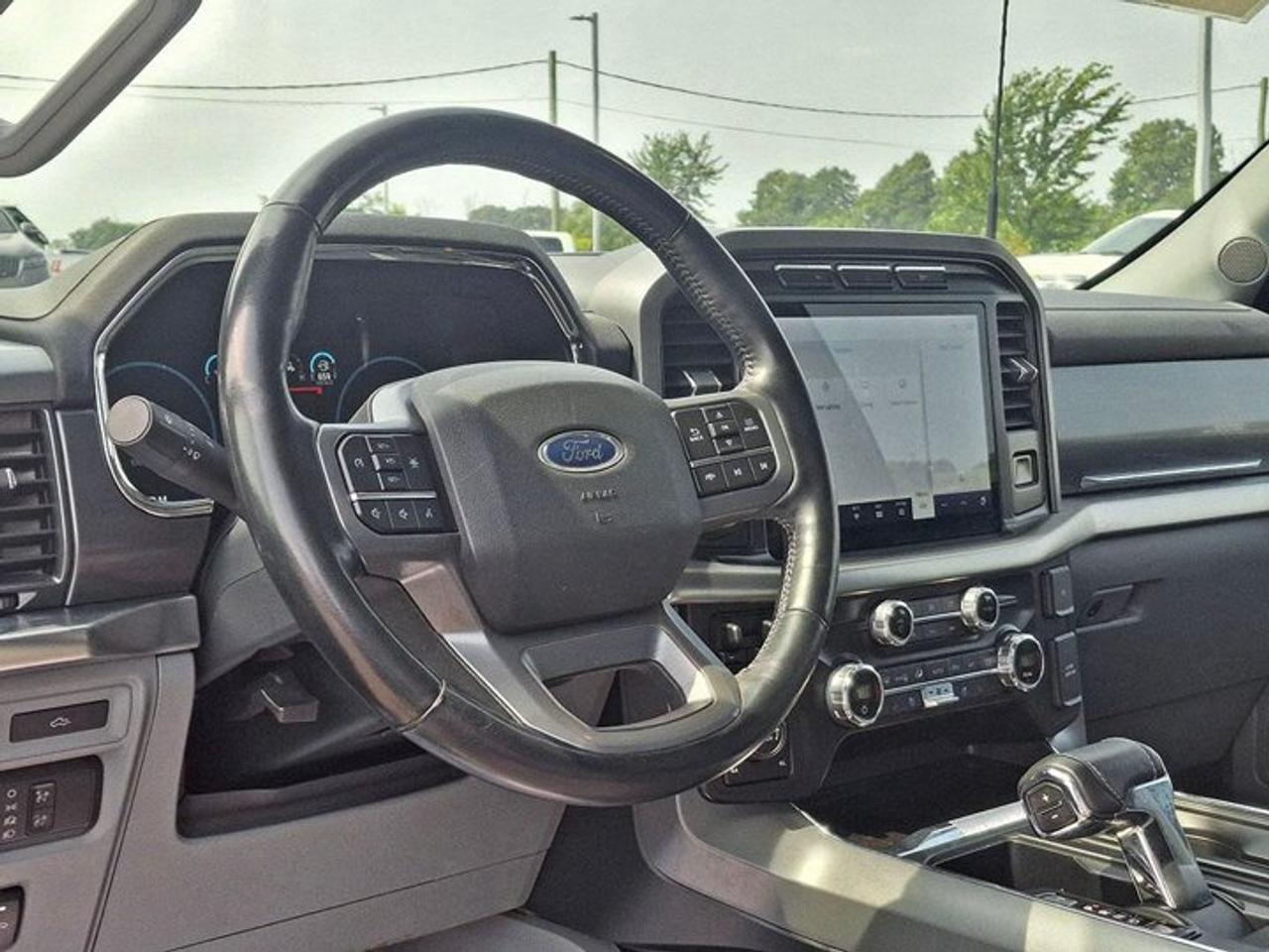 2021 Ford F-150 LARIAT Crew 4X4 | 360 Camera | Leather | B&O Sound | Cooled + Heated Seats | and More ! Photo