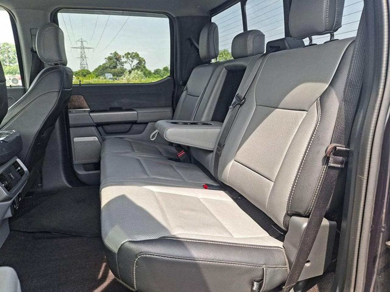 2021 Ford F-150 LARIAT Crew 4X4 | 360 Camera | Leather | B&O Sound | Cooled + Heated Seats | and More ! Photo