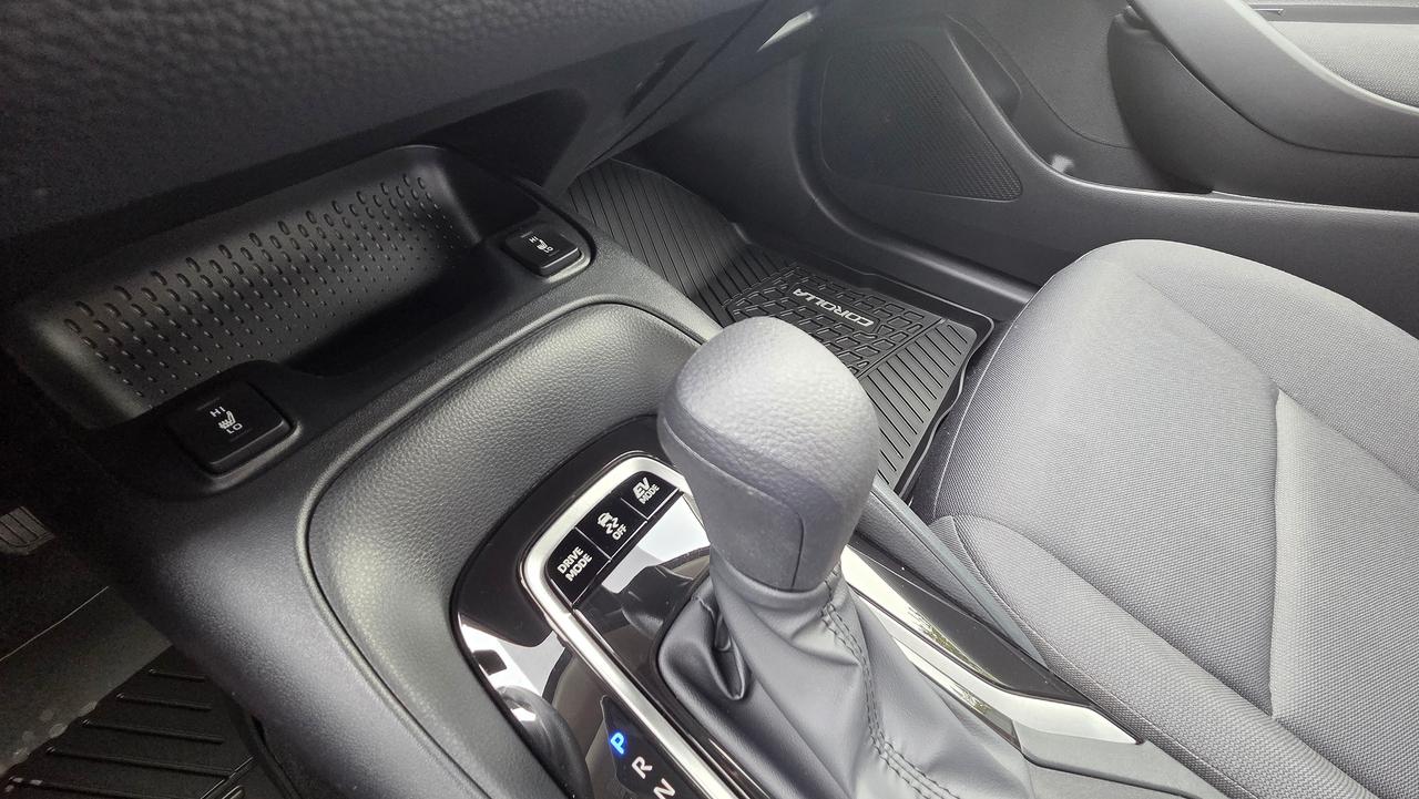 2026 Toyota Corolla Hybrid LE Photo