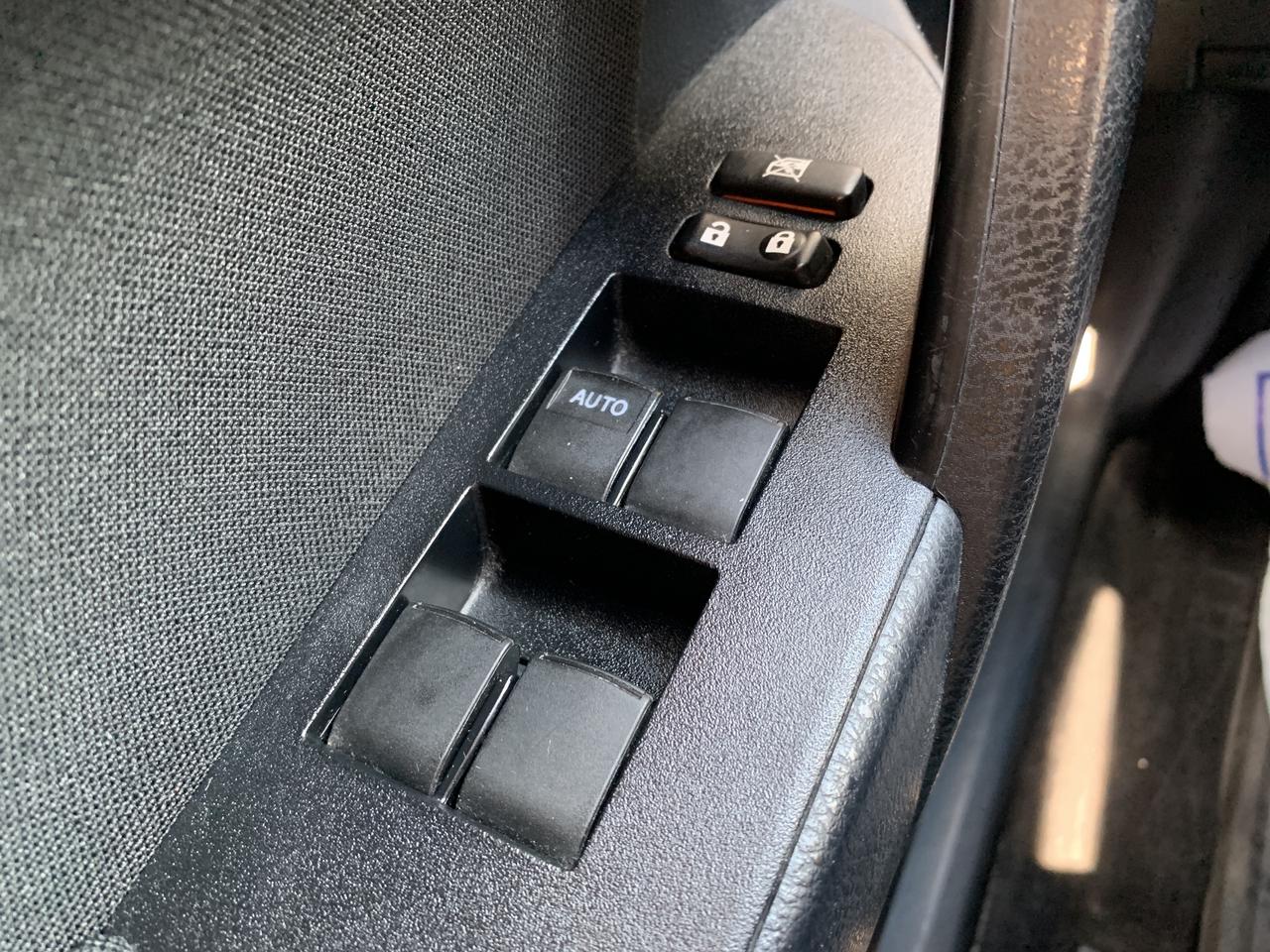 2014 Toyota Corolla 4dr Sdn CVT LE Photo