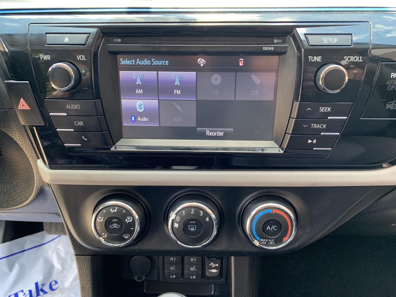 2014 Toyota Corolla 4dr Sdn CVT LE Photo