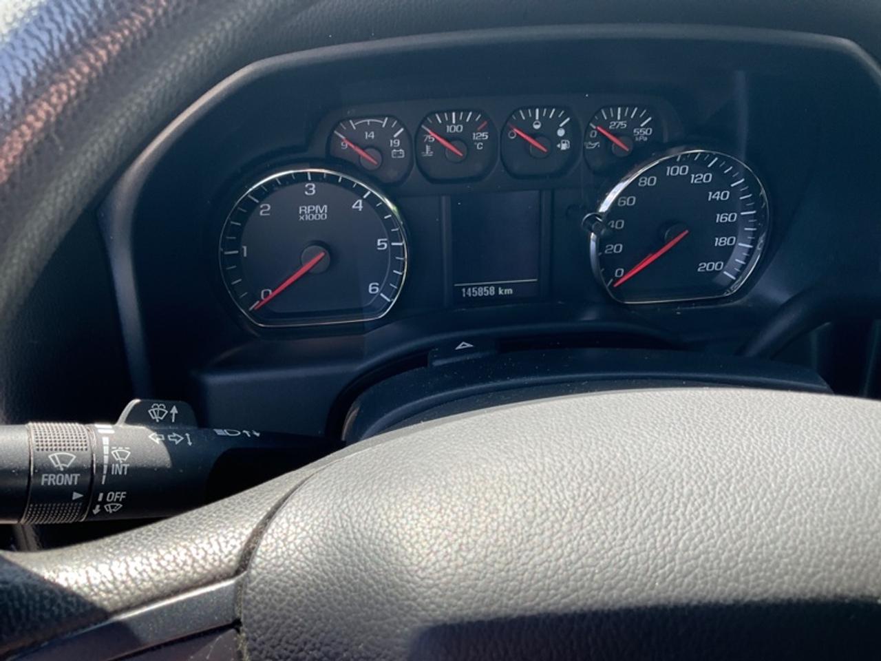 2018 Chevrolet Silverado 1500 LT Photo3