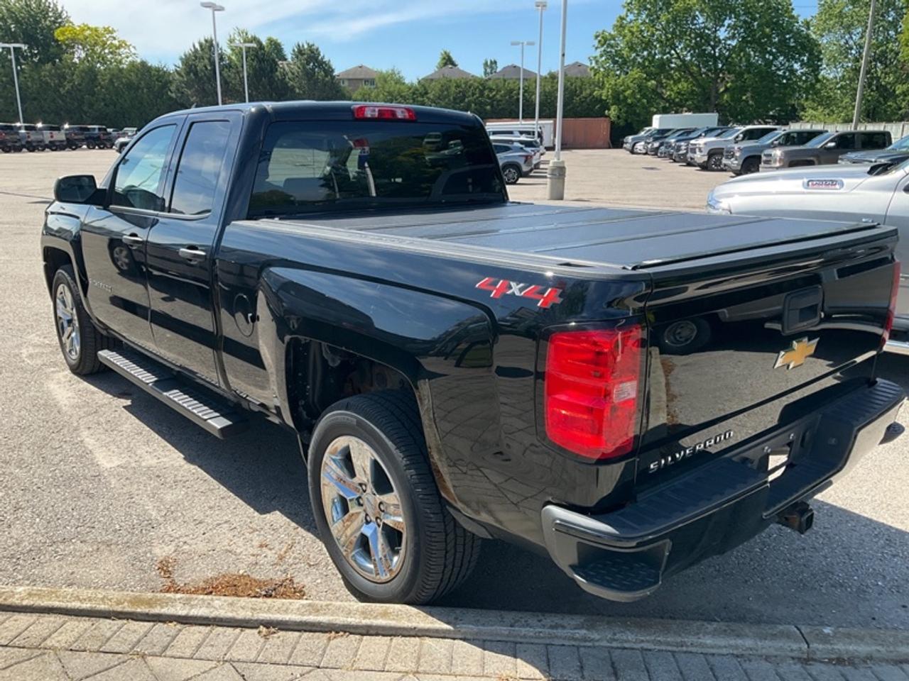 2018 Chevrolet Silverado 1500 LT Photo