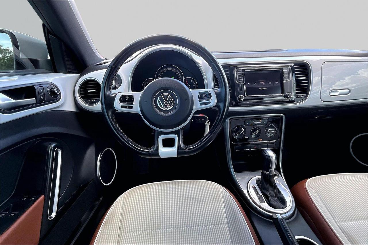 2017 Volkswagen Beetle CLASSIC   POWER TOP   HEATED SEATS   CARPLAY Photo